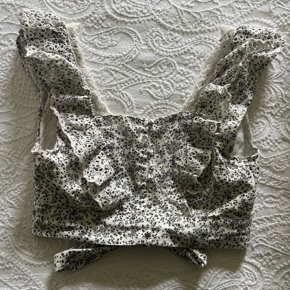 American Eagle crop top